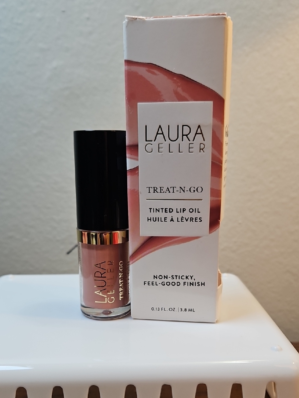 Laura Geller Treat-N-Go Tinted Lip Oil In Finish Line 3.8ml